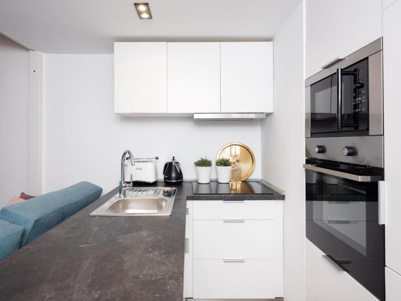 Lofts Cracow Apartments - City Center Краків Екстер'єр фото